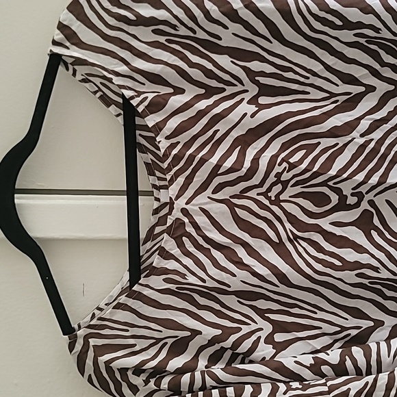 Caftan Zebra Ruffle - Picture 2 of 5